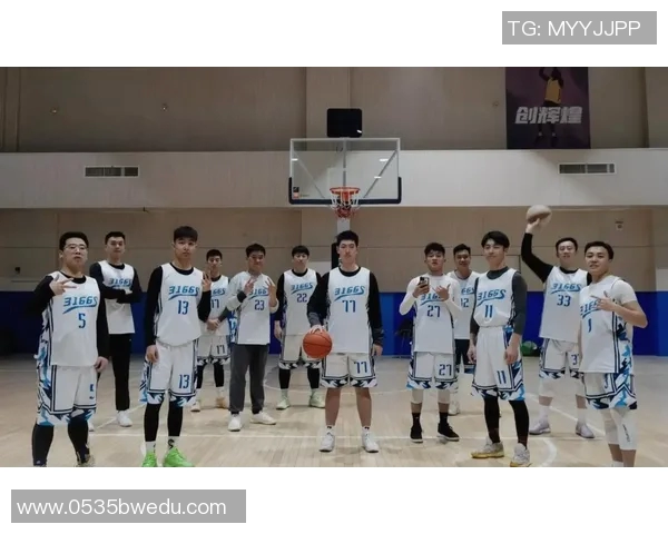 北京篮球队在世锦赛积分榜上以76分稳居首位展现强劲实力